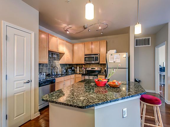 3rd image of 3000 Vanderbilt Pl APT 335