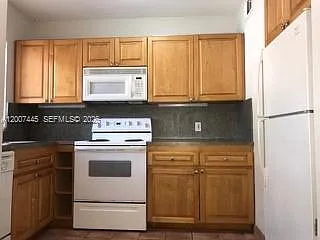7734 SW 55th Ave #B — Photo 6