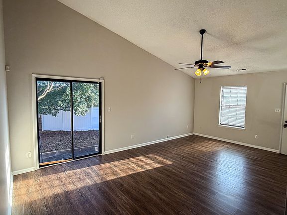 4th image of 3006 Overlook Tl