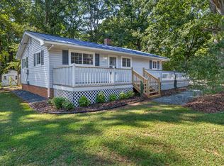 2119 Irvin Cir, Chapel Hill, NC 27514
