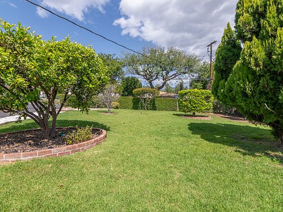 3rd image of 10519 Johanna Ave