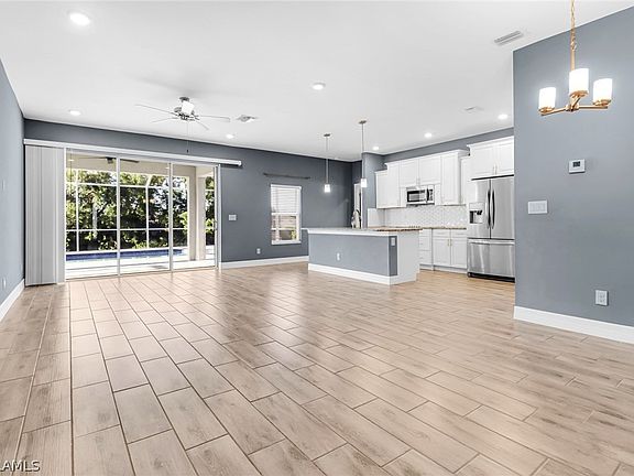 3rd image of 2204 NE 26th St