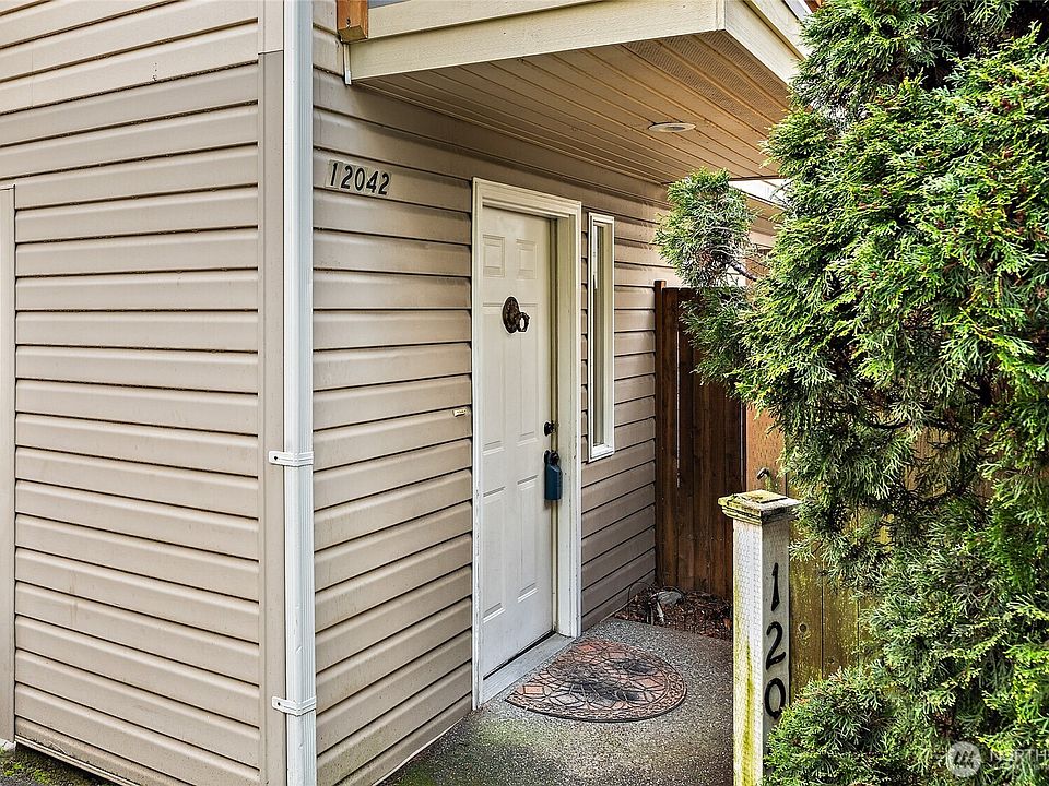1st image of 12042 31st Avenue NE