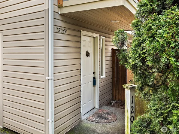 12042 31st Avenue NE, Seattle, WA 98125