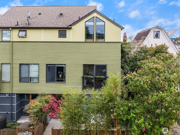 751 N 71st Street, Seattle, WA 98103