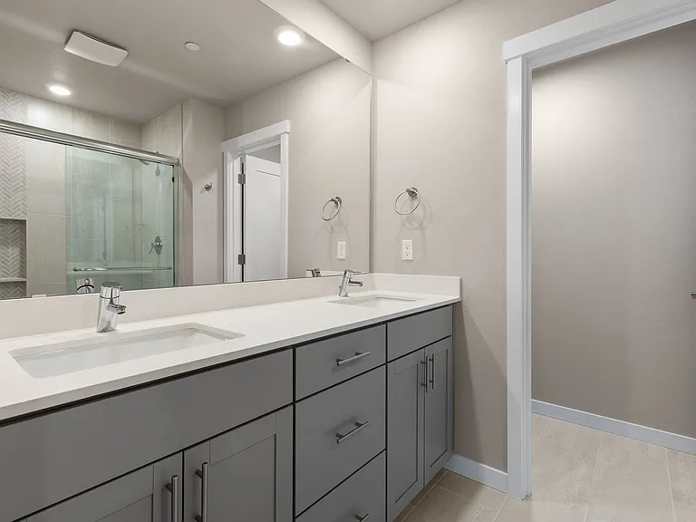 15423 Admiralty Way #B7 — Photo 30