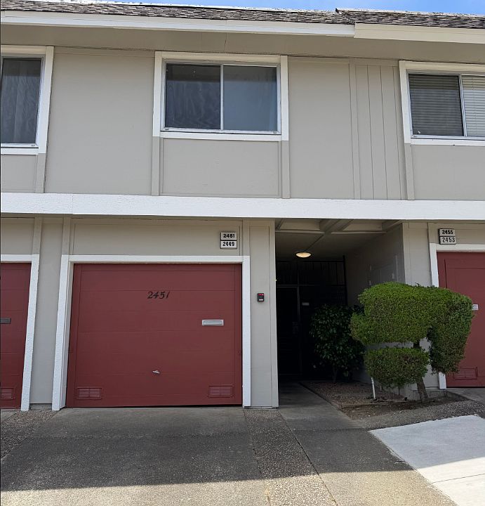 1st image of 2451 Greendale Dr
