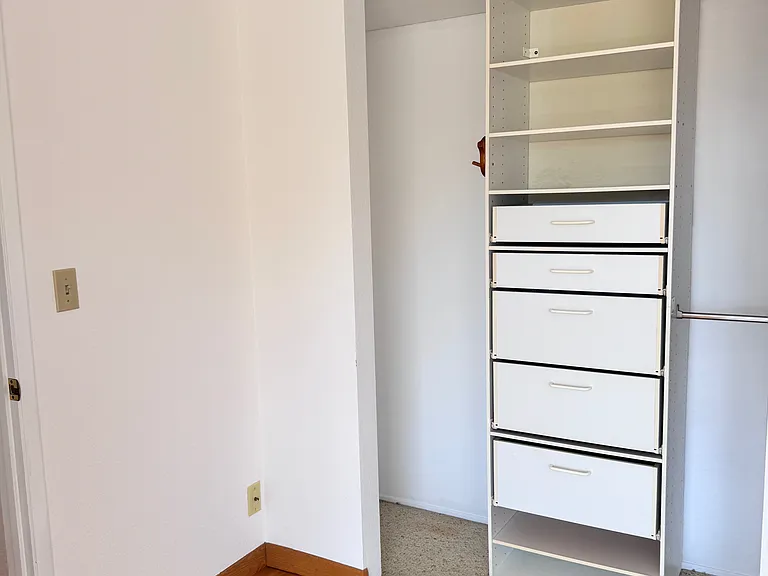 1055 Dyer Pl — Photo 32