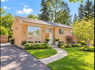 19 Brookwood Ct, Toronto, ON M3C 2C1