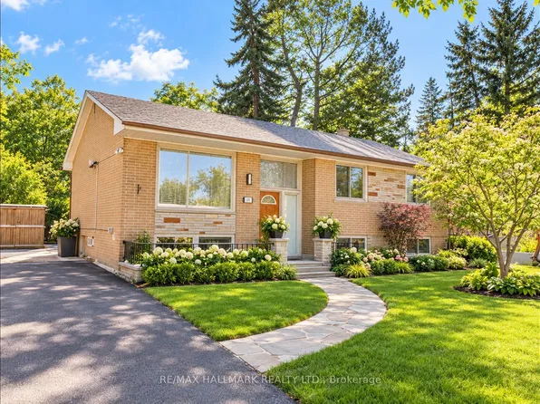 19 Brookwood Ct, Toronto, ON M3C 2C1