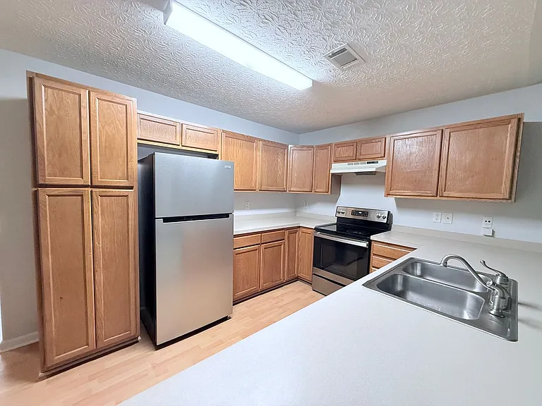 3977 Hidden Hollow Dr — Photo 4