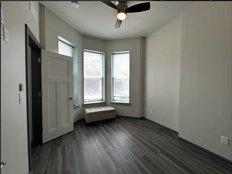 50 E Utica St #1A — Photo 5