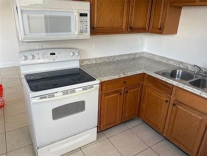 3rd image of 1002 Palm Beach Lakes Blvd #1-15052204