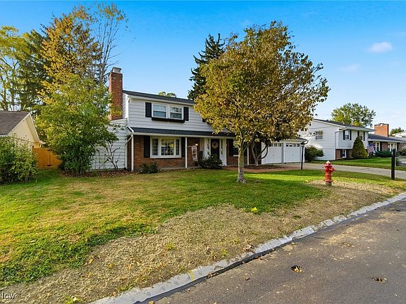 3rd image of 1209 Greenacre Dr