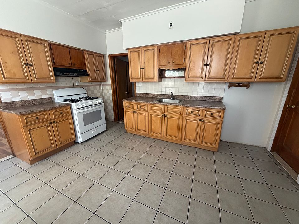 1st image of 509 Marshall St #1