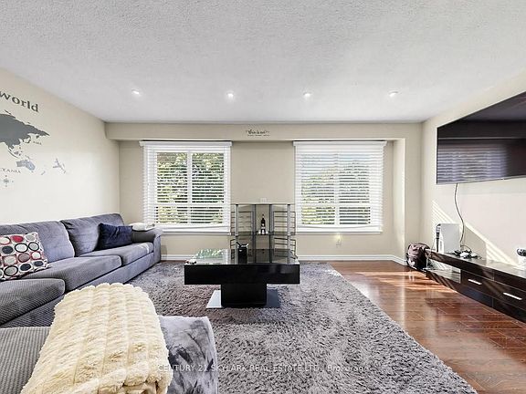2nd image of 164 Moregate Cres N