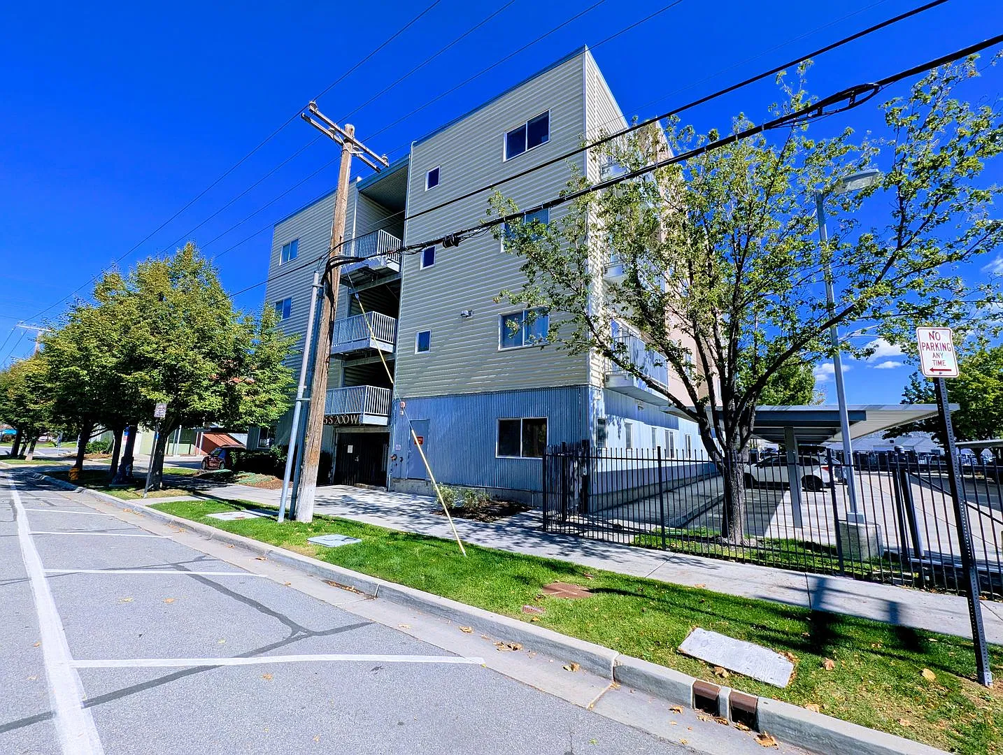 725 S 200 W — Photo 2