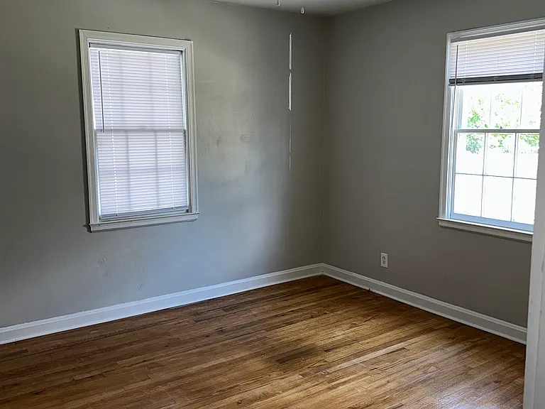 1115 Peachtree Ter — Photo 3