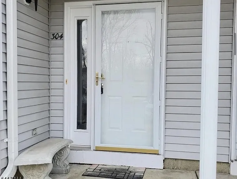 304 Mercer Ct #304 — Photo 2