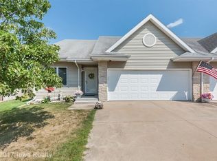 2417 Pine Cir, Urbandale, IA 50322