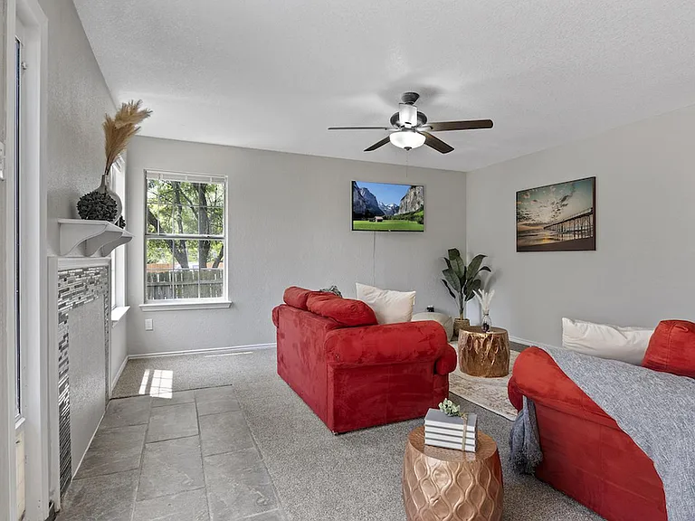 12401 Uttimer Ln — Photo 3
