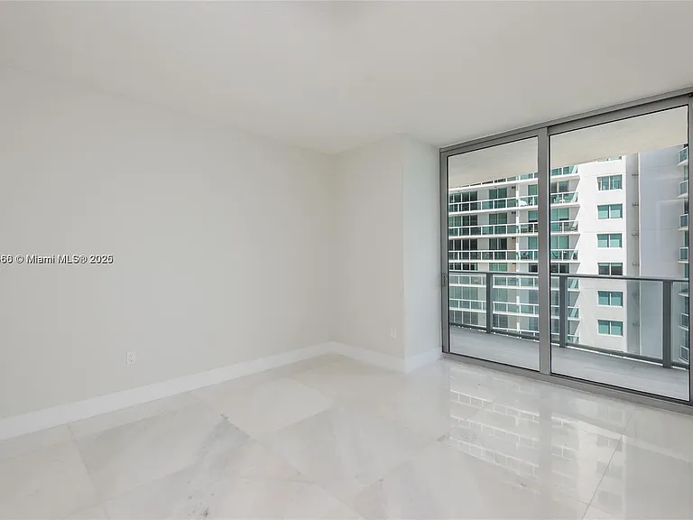 488 NE 18th St #1815 — Photo 23