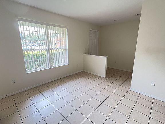 3rd image of 13901 Abbey Ln