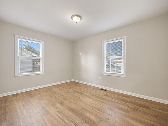 4th image of 1313 Stevens Dr