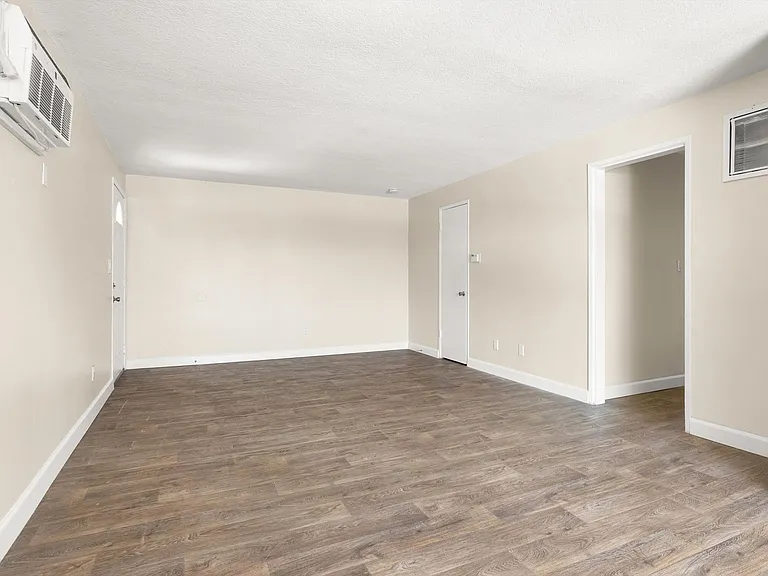 Waldorf Apartments- Riverside, CA — Photo 36