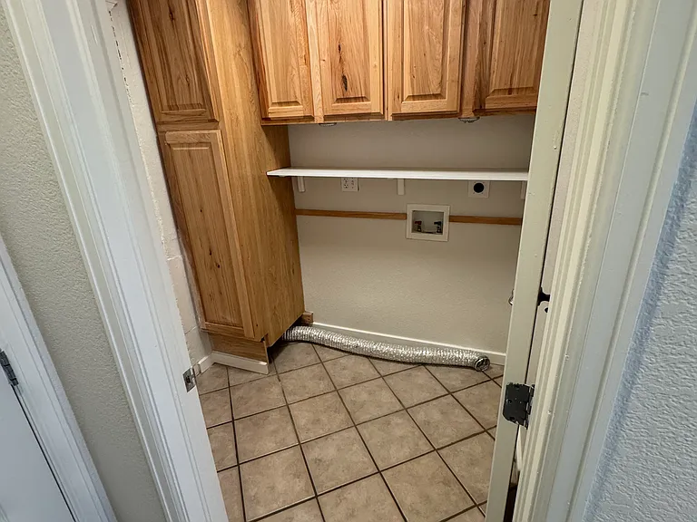 Raleigh Cir — Photo 8