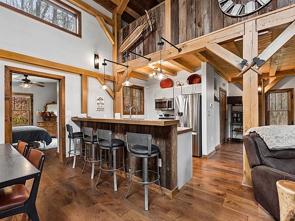 4th image of 500 Maple Creek Rd