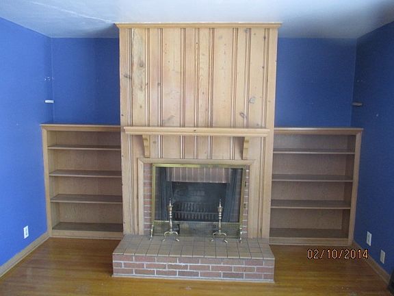 2nd image of 615 N Woodlawn Ave