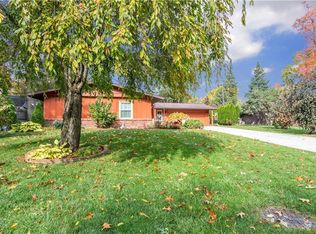 3927 Surrey Rd, Toledo, OH 43615