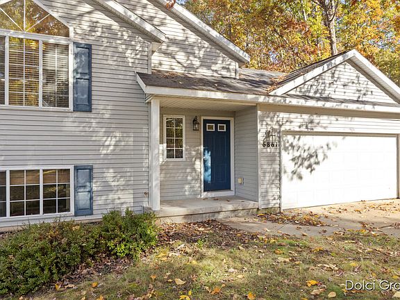 3rd image of 6861 Whispering Forest Dr NE