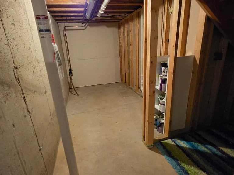 1008 Georgene St — Photo 28