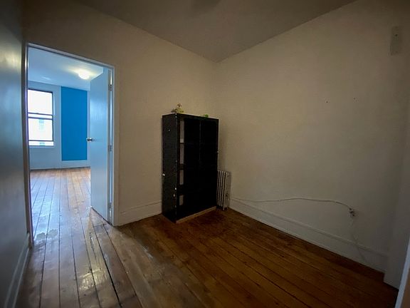5th image of 669 Grand St #B