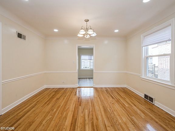 4th image of 1804 N Natoma Ave