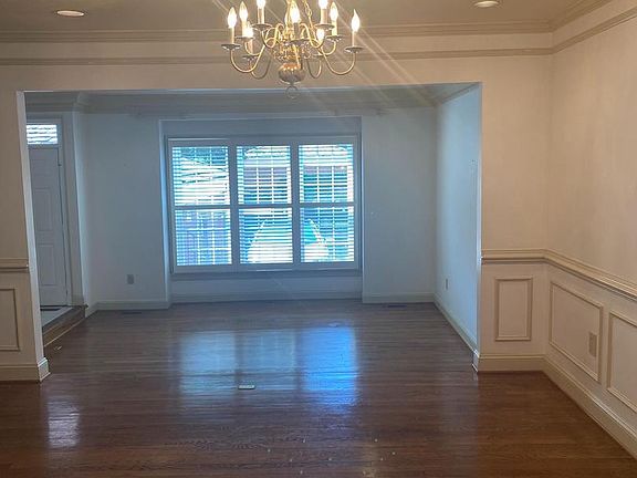 2nd image of 5910 Maplewood Park Pl