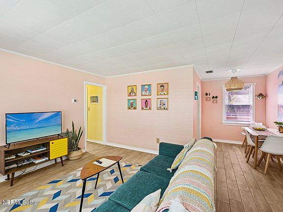 5th image of 217 COVINO Avenue