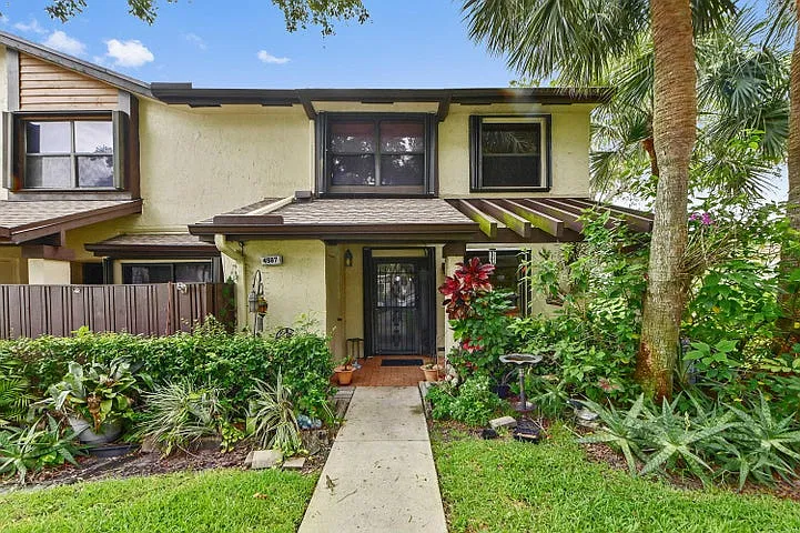 3 bed, 1390 sqft, $2,850 — Photo 3
