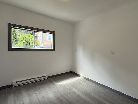 3rd image of 450 Commercial St