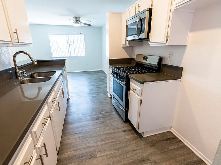 4432 Coldwater Canyon — Photo 7