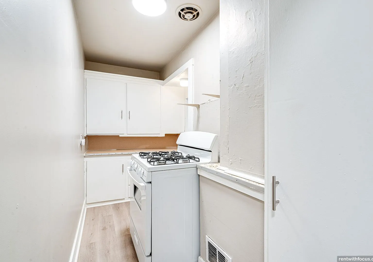 214 W. Pacific St. — Photo 2