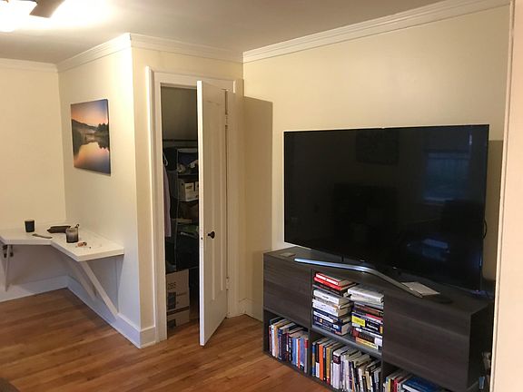 2nd image of 226 Antisdel Pl NE