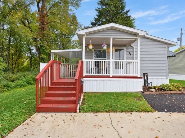 6835 Richmond Rd Trailer 101, Glenwillow, OH 44139