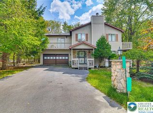 7901 Sleepy Hollow Dr, Tobyhanna, PA 18466