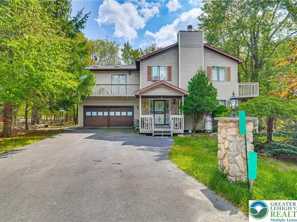 7901 Sleepy Hollow Dr, Tobyhanna, PA 18466