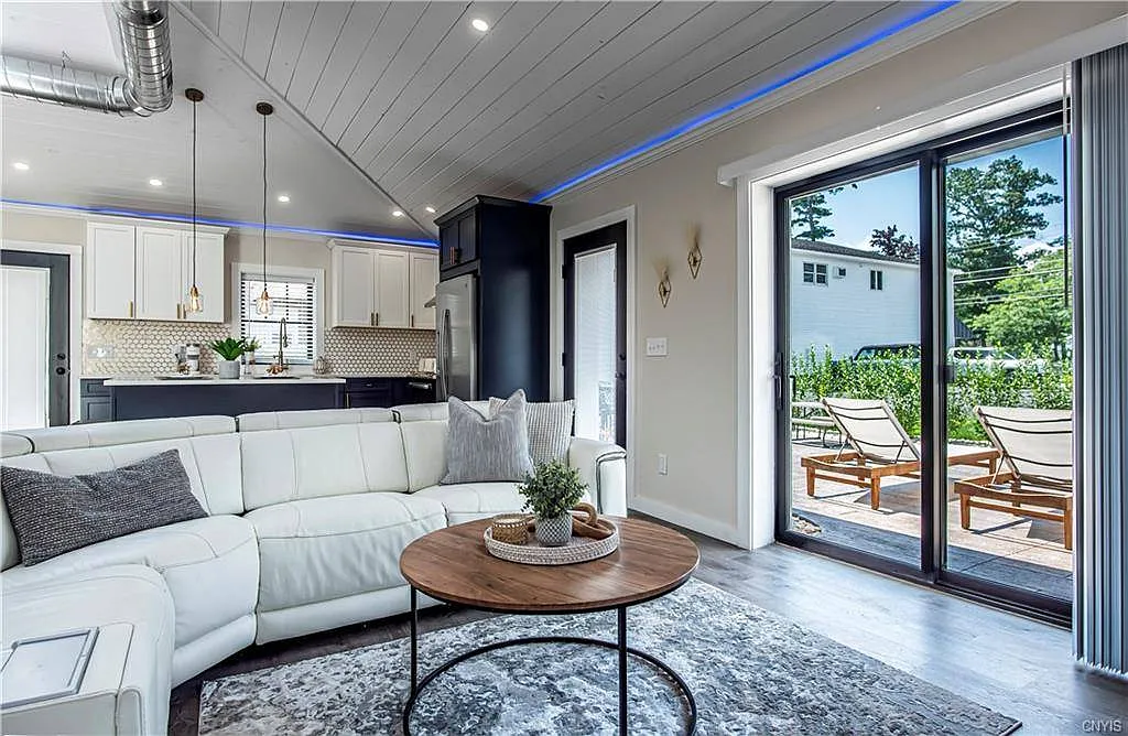 2 bed, 1000 sqft, $3,000 — Photo 2