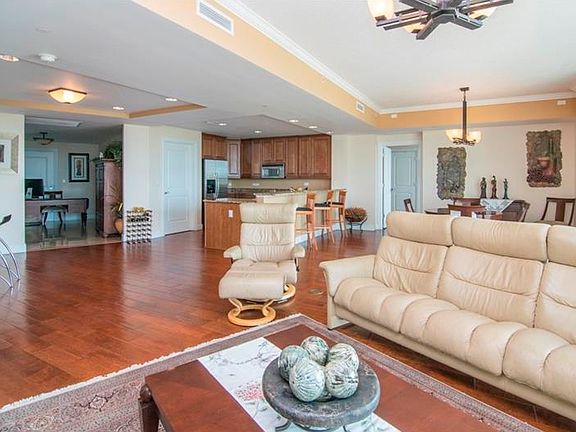 3rd image of 450 Knights Run Ave Unit 604