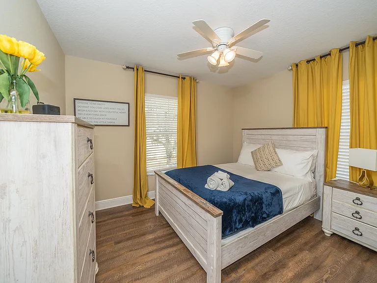 205 E Kirby St — Photo 16